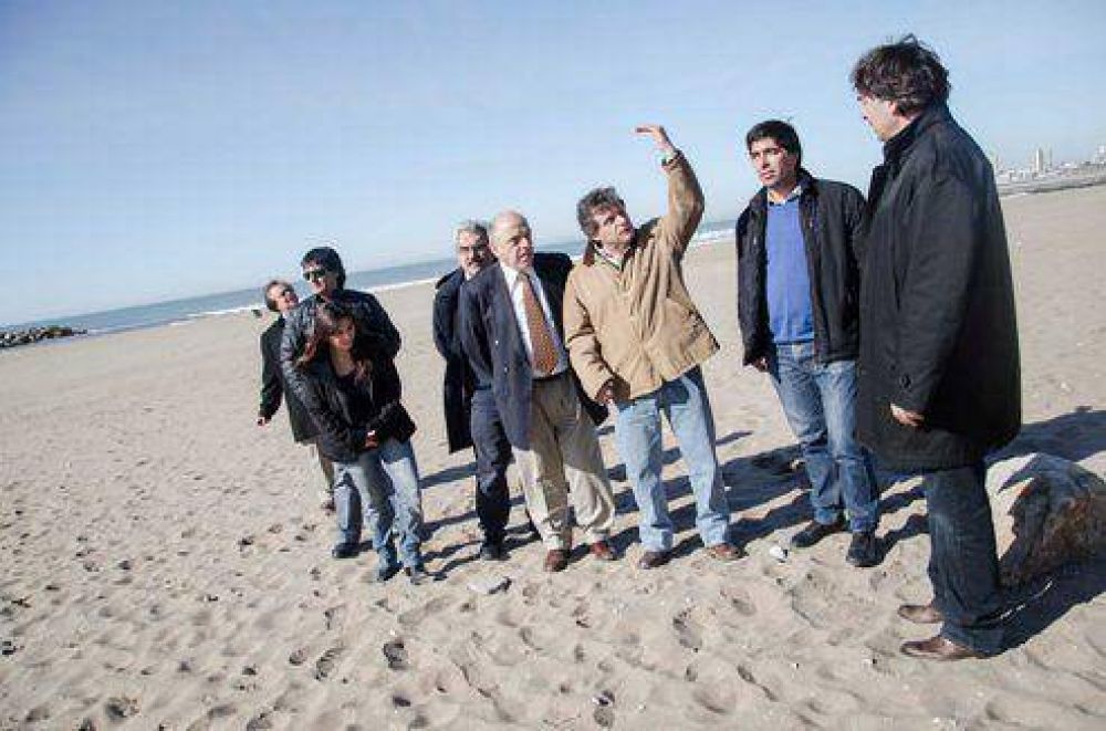 Pulti y Ferro recorrieron la obra de defensa costera que recuper� m�s de 25 mil metros cuadrados