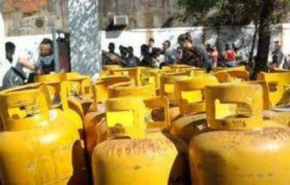 Este miercoles se distribuiran garrafas en tres puntos de la ciudad 