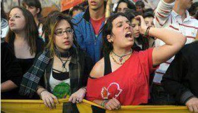 Acusan al macrismo de �perseguir� a los menores