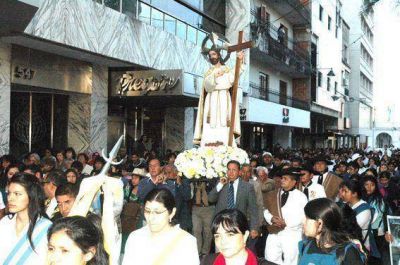 Devoci�n en festividad del Sant�simo Salvador