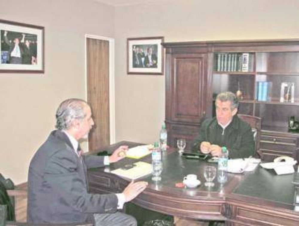 Se fortalecen v�nculos para capacitar en la lucha contra las adicciones