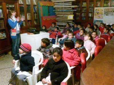 Brindan charlas en escuelas sobre la separaci�n domiciliaria de residuos 