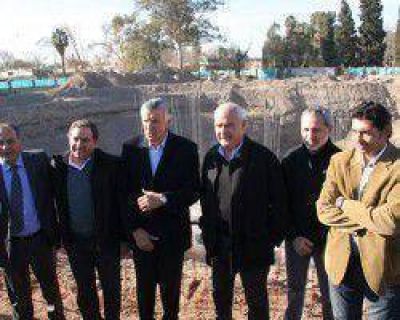 Meyer y Gioja visitaron el predio donde estar� el Museo de Dinosaurios