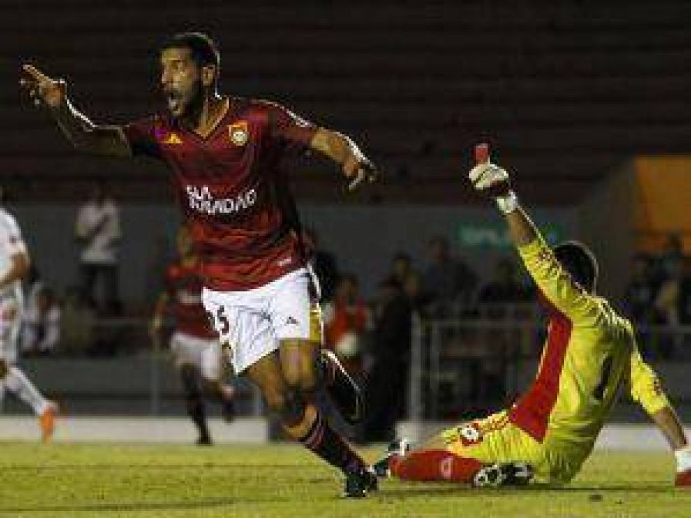  Goleador uruguayo es nuevo refuerzo de San Mart�n