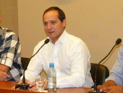 "Corrientes est� estancada desde hace 12 a�os", acus� el Intendente