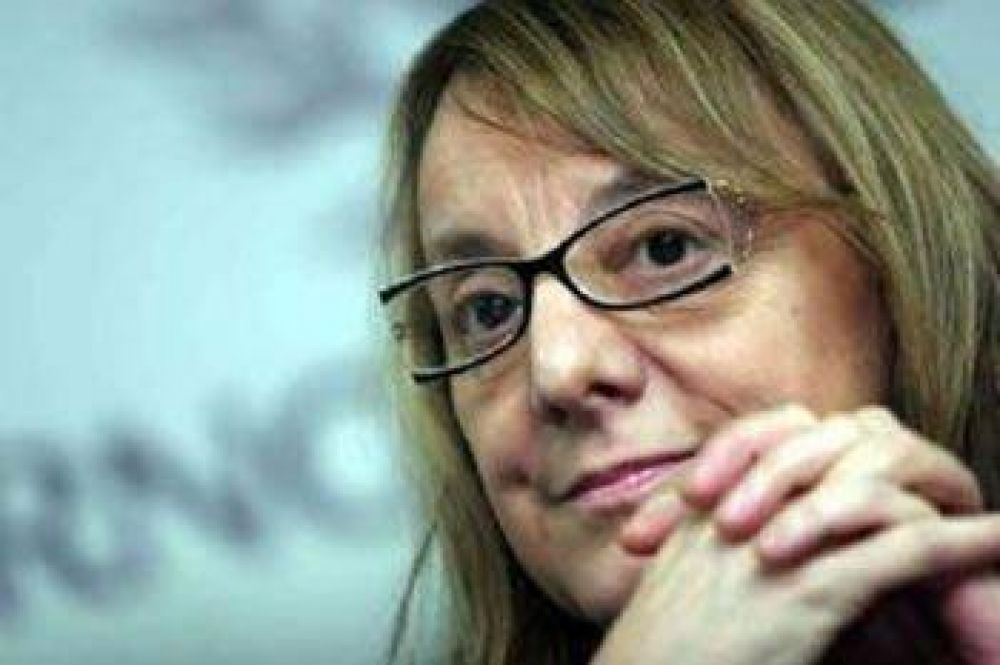 ALICIA KIRCHNER: �LA CORPORACI�N MEDI�TICA, M�S QUE INFORMAR, TIENE AMBICIONES DE GOBERNAR�