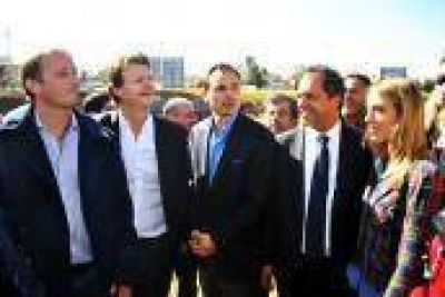 La Plata: Apoyo nacional y provincial a Gabriel Bruera
