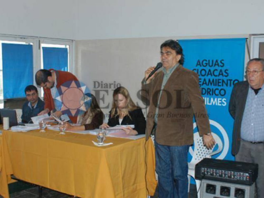 Obras cloacales y desag�es para Bernal Oeste