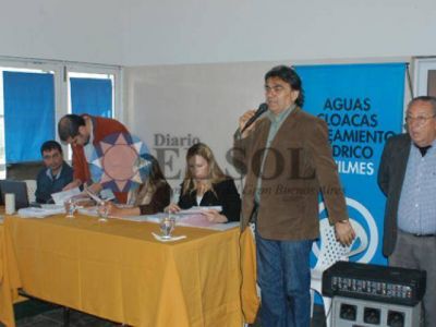 Obras cloacales y desag�es para Bernal Oeste
