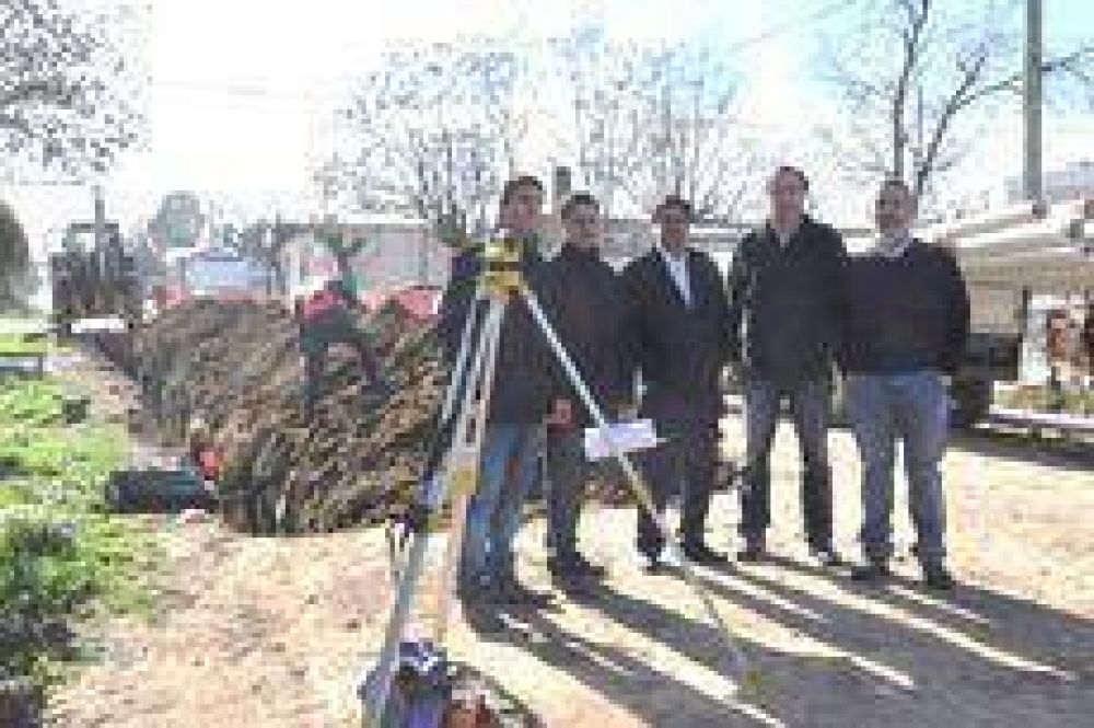 Ampliaci�n de la red cloacal en el barrio San Donato 