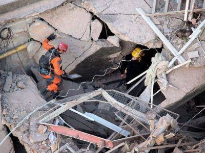 Contin�a en Rosario la b�squeda de desaparecidos por la tragedia
