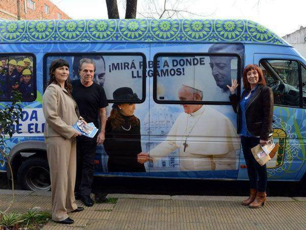 Denuncian a "Pimpi" Colombo por el uso pol�tico de la "combi papal"