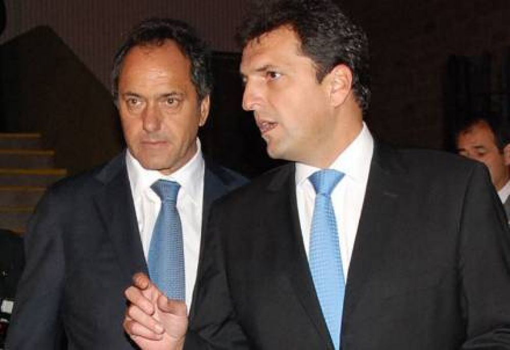 Scioli rechaz� las acusaciones de los Massa por el robo en la casa familiar