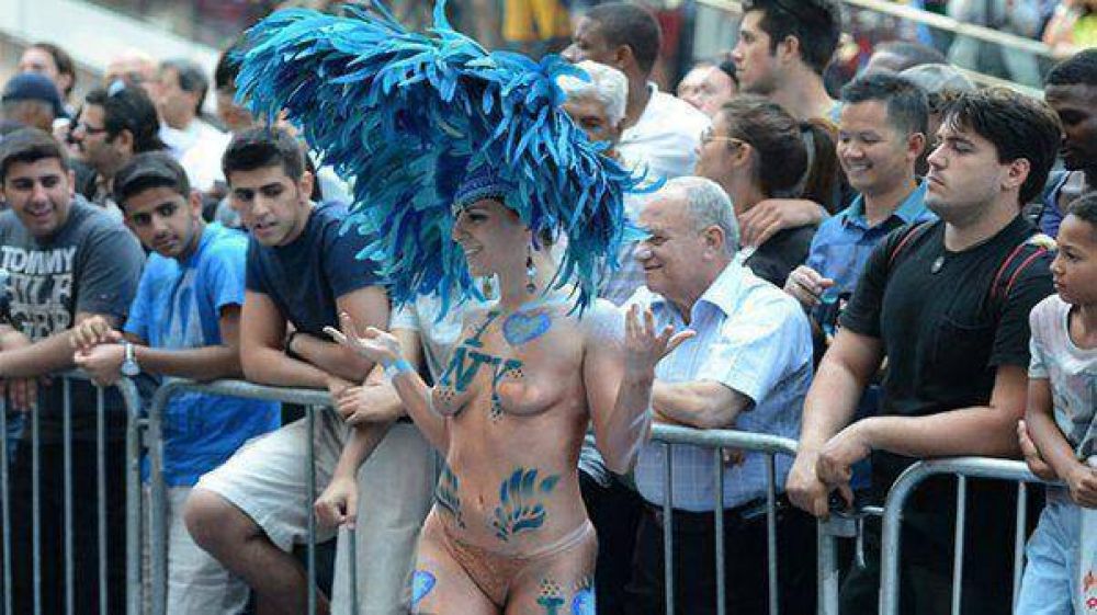 Cientos de personas en ropa interior inundan Times Square