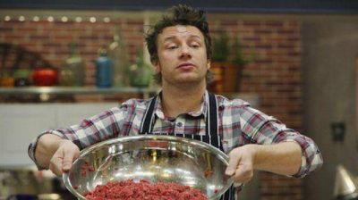 Jamie Oliver gan� una demanda por las hamburguesas de McDonald's