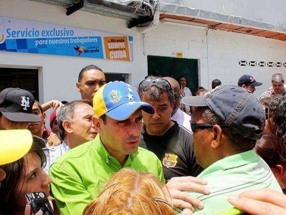 Confusi�n por un supuesto arresto de Capriles