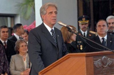 Tabar� V�zquez acept� la candidatura presidencial del Frente Amplio