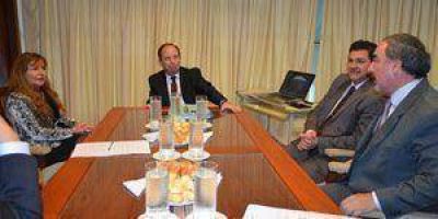 Jueza electoral se reuni� con los ministros del Superior Tribunal