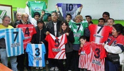 Nancy Katopodis visit� la Sociedad de Fomento Villa Klein, de Ballester