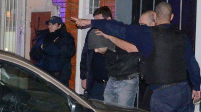 Detienen a tres hombres que intentaban cobrar una supuesta deuda en un taller