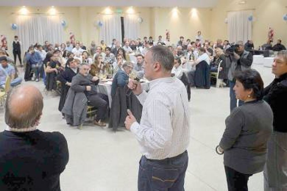 Cena de precandidatos del FpV con empresarios y dirigentes de organizaciones