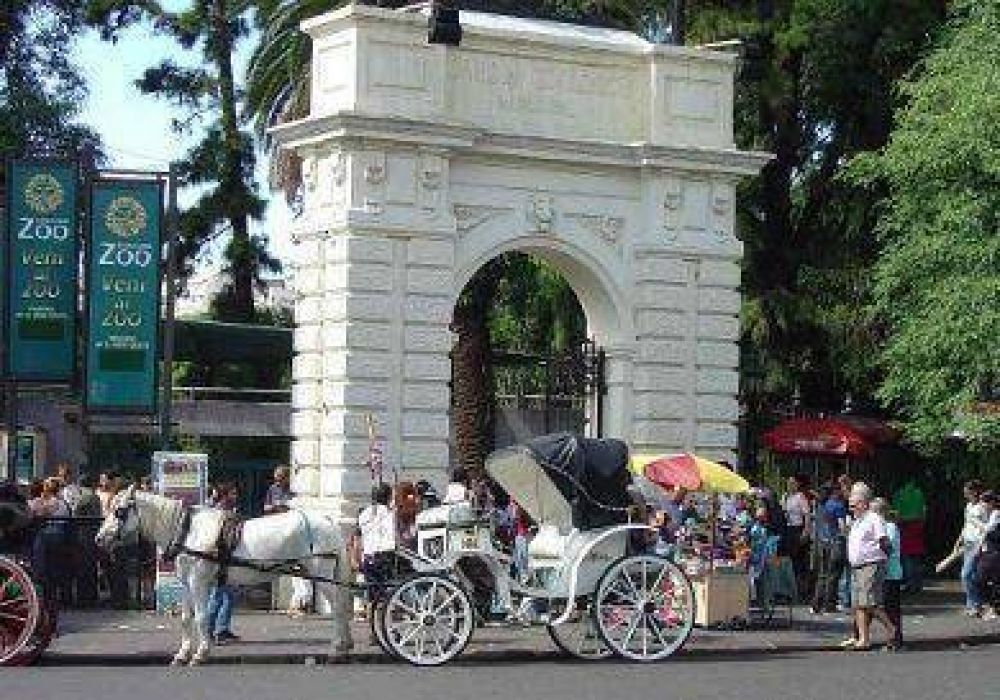 El gobierno paga una obra en el zoo porte�o con dinero para las villas