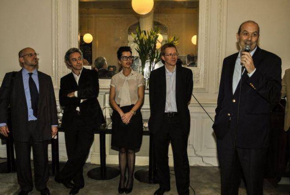 Sturzenegger defendi� a Curuchet