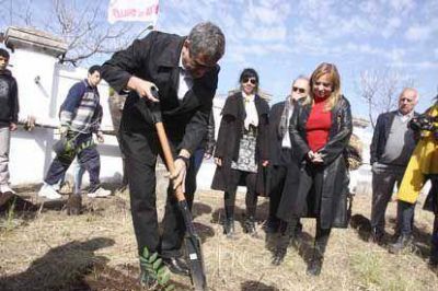 Ferraresi particip� de un acto en la Fundaci�n �ngela Mar�a Aieta de Gullo