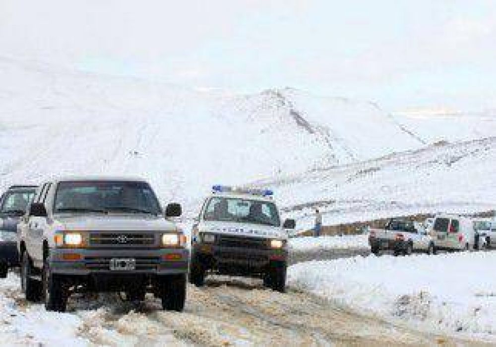 Localidades aisladas por fuertes nevadas 