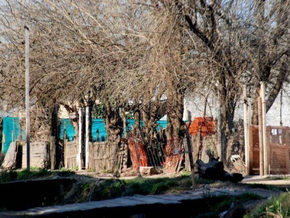 Se incendi� totalmente una vivienda en Barrio Pividal y varios pastizales