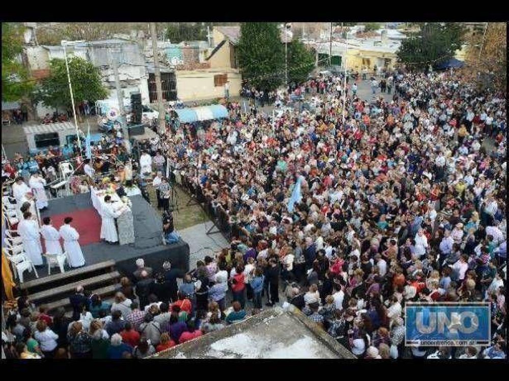 Miles de fieles participaron de la misa en honor a San Cayetano