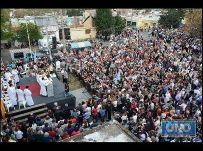 Miles de fieles participaron de la misa en honor a San Cayetano