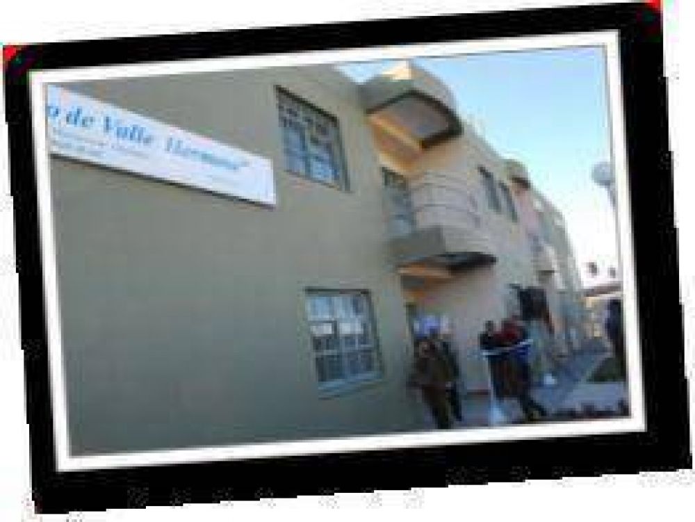 INAUGURARON LA ESCUELA "PASO DE VALLE HERMOSO" EN CHIMBAS