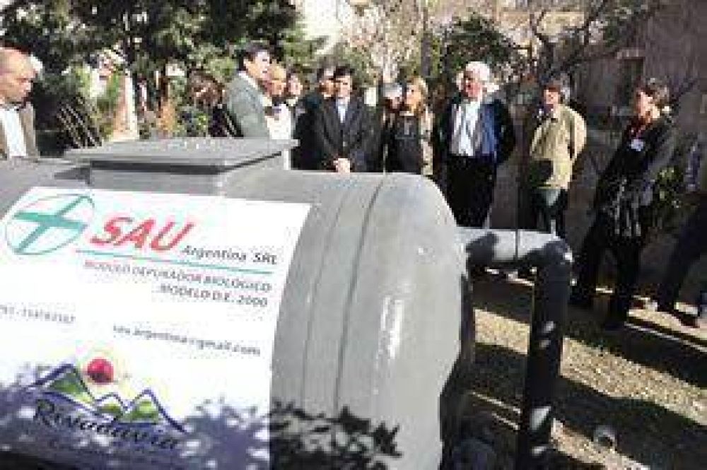  Colocan una planta cloacal m�vil en el barrio UDAP III