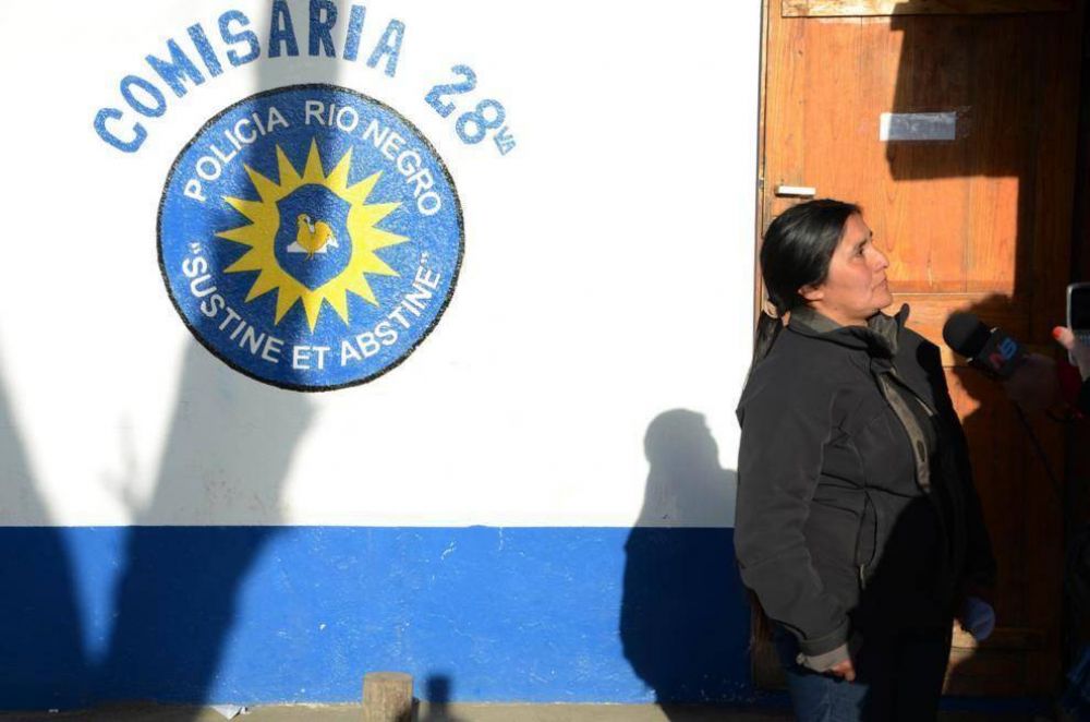 Separan a cuatro polic�as identificados por golpiza