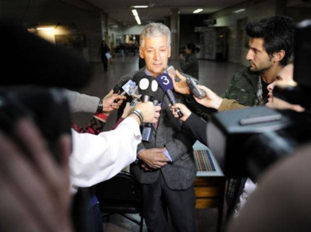 Declararon anoche ante el juez el gasista que trabajaba en Salta 2141 y su asistente