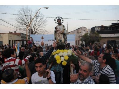 Miles de fieles santafesinos honraron a San Cayetano