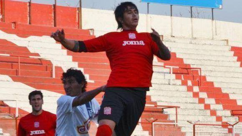 El �Santo� sigue sumando experiencia en la cancha