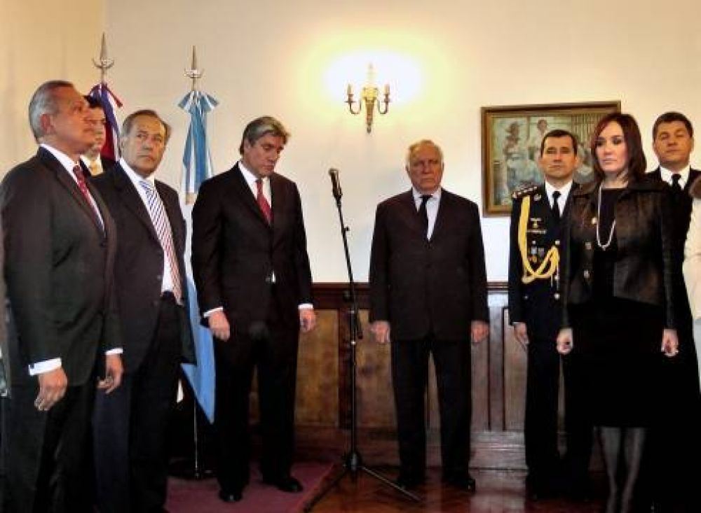La Embajada de Paraguay condecor� a Adolfo Rodr�guez Sa�