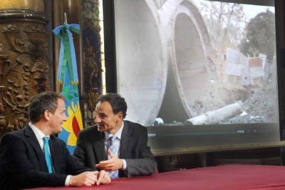 Pacharotti oficializ� su pase al massismo y Bruera qued� al borde del colapso
