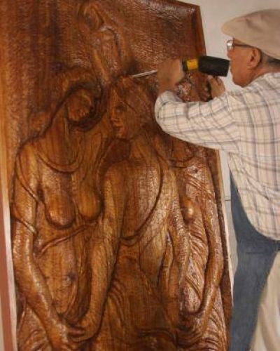 Un escultor que nunca se cansa de aprender