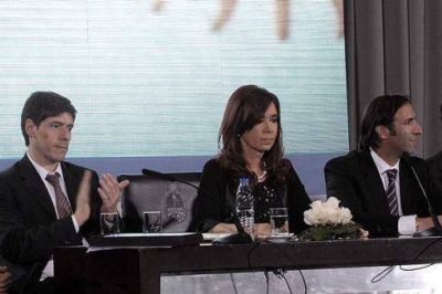 La Presidenta recibe al ministro de Econom�a y al jefe de Gabinete