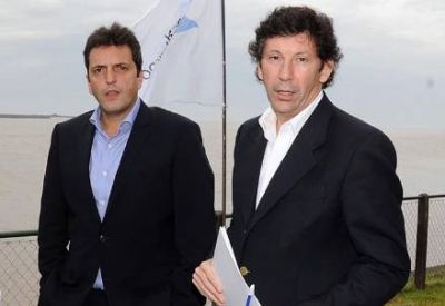El oficialismo acusa a Massa de sumar a un exagente de la "maldita polic�a"