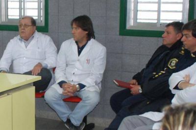 Prometieron que reforzar�n la seguridad hospitalaria con dos polic�as las 24 hs.