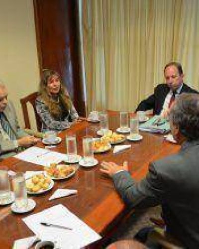 Jueza electoral se reuni� con los ministros del STJ