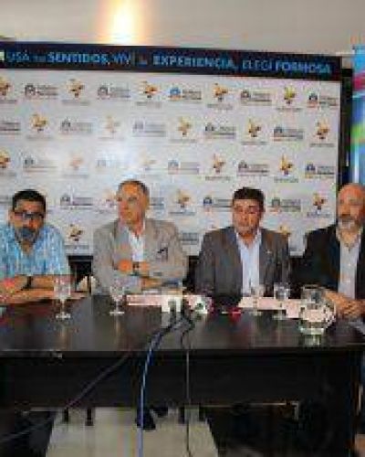 Grupos y elencos de una docena de pa�ses en Formosa