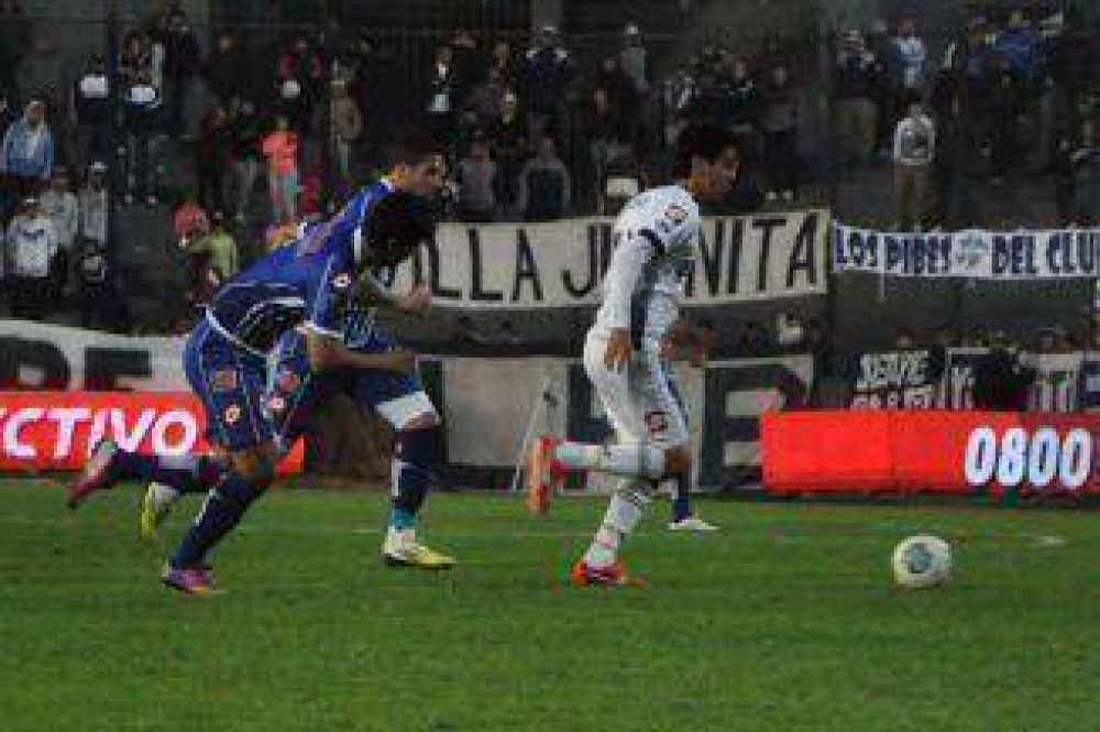 Quilmes le gan� como local a Godoy Cruz de la mano de Caneo