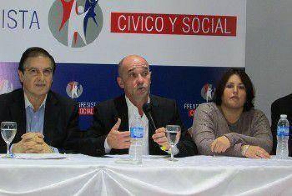 Albertito y Tato convocaron a los vecinos a votar ''la oposici�n con propuestas''