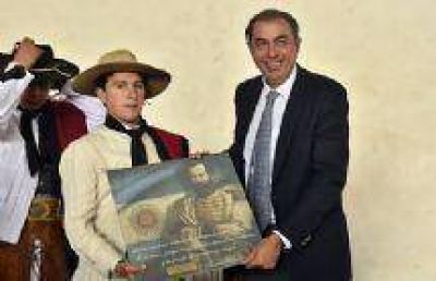 Rodolfo Urtubey particip� de las fiestas patronales en honor a Santo Domingo de Guzm�n