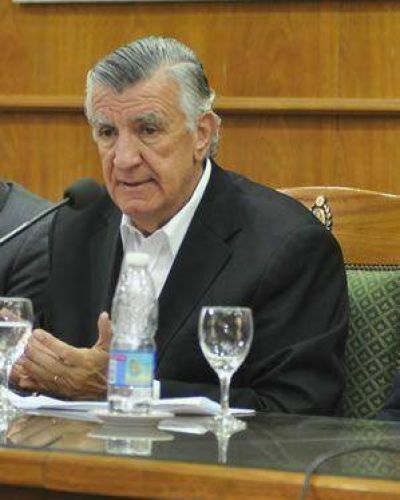  Buscan que Cristina presencie la firma